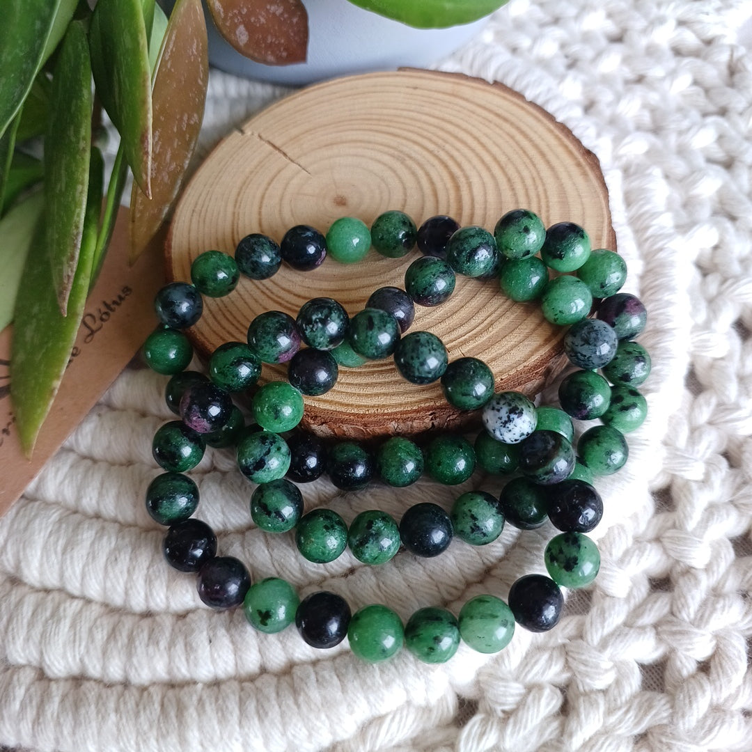 Zoizite bracelet with ruby 