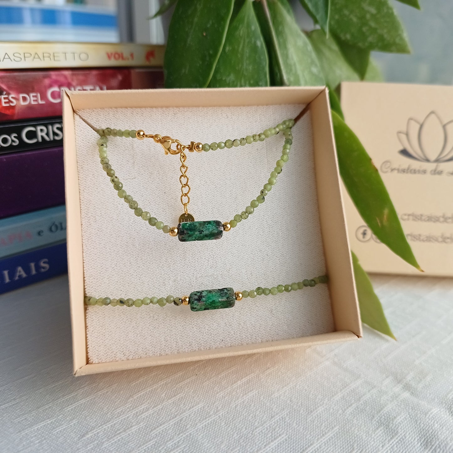 Conjunto de Gargantilha e Pulseira de Jade e Zoizite com Ruby com elementos em aço inox