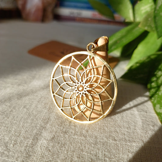 Medalhão em Bronze Mandala Pétalas