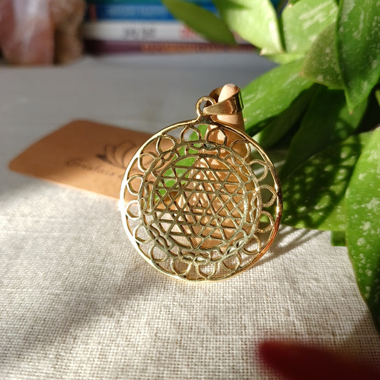 Medalhão em Bronze Mandala Sri Yantra