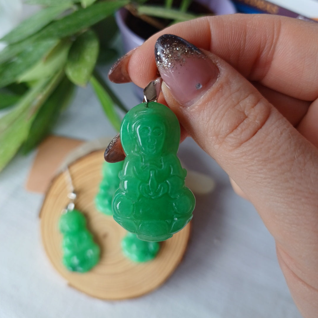 Kuan Yin em Jade Verde