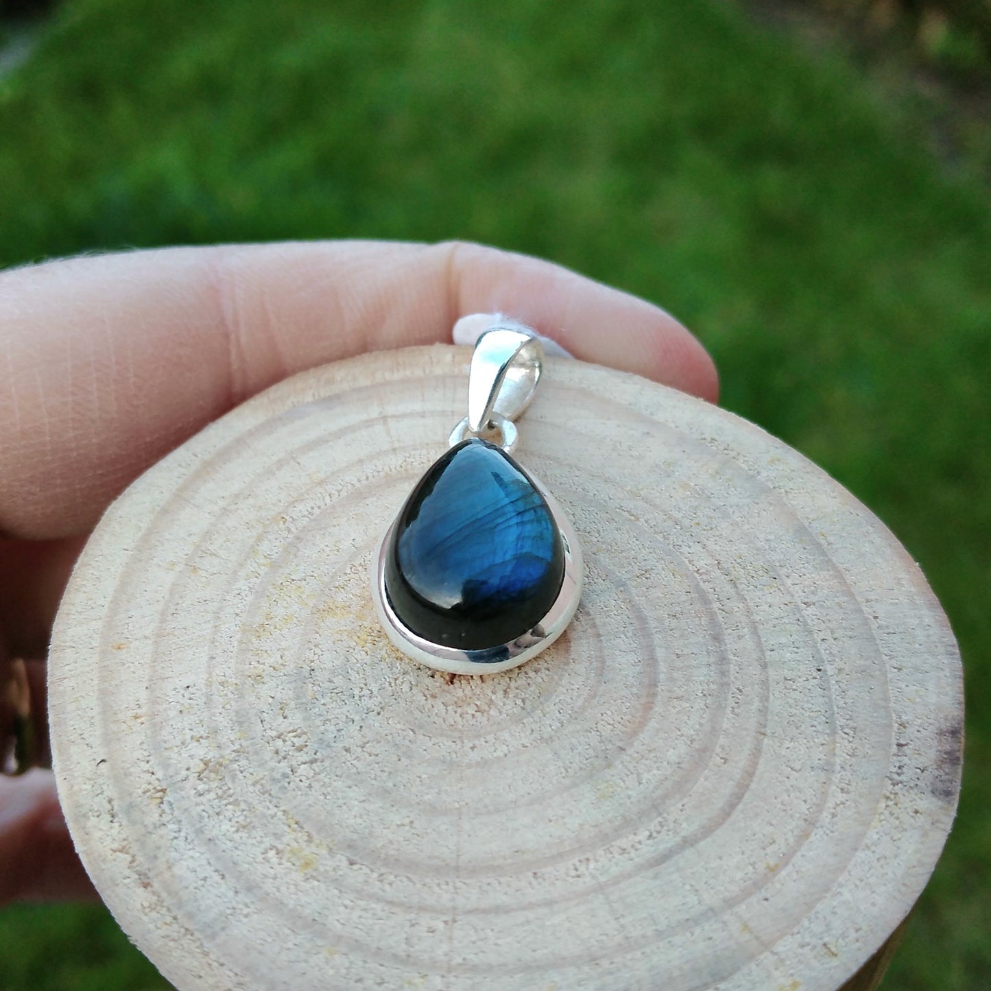 Silver Pendant with Labradorite