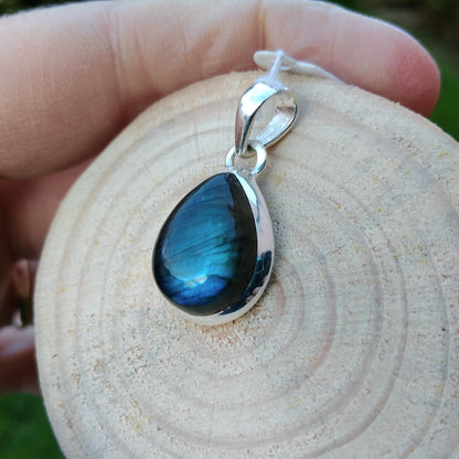 Silver Pendant with Labradorite