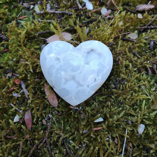 CQ01 - Druze Quartz Heart 