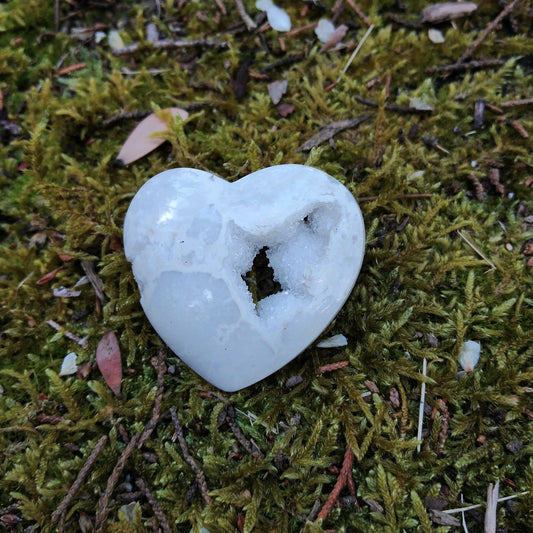 CQ02 - Druze Quartz Heart 