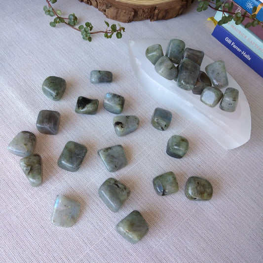 Rolled labradorite